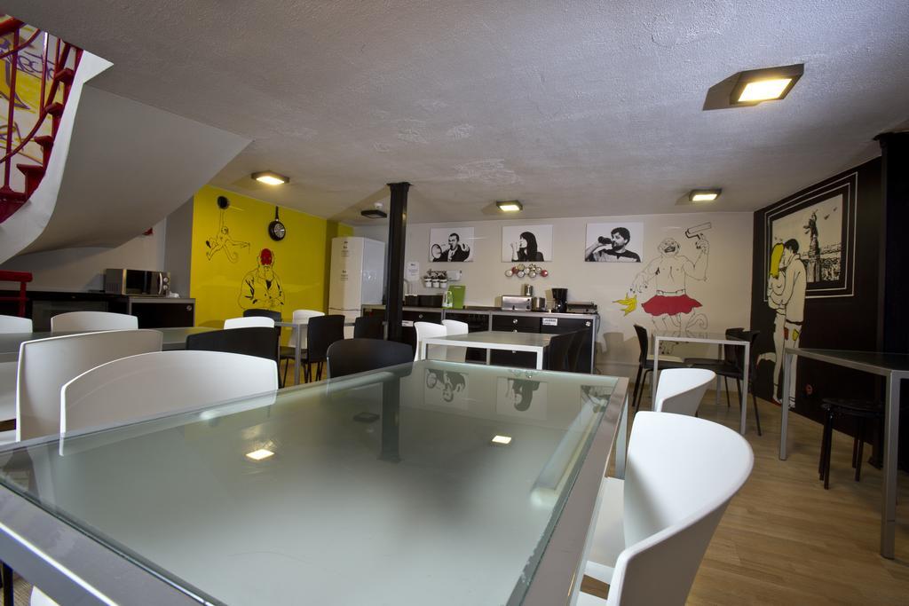 Corner Hostel *